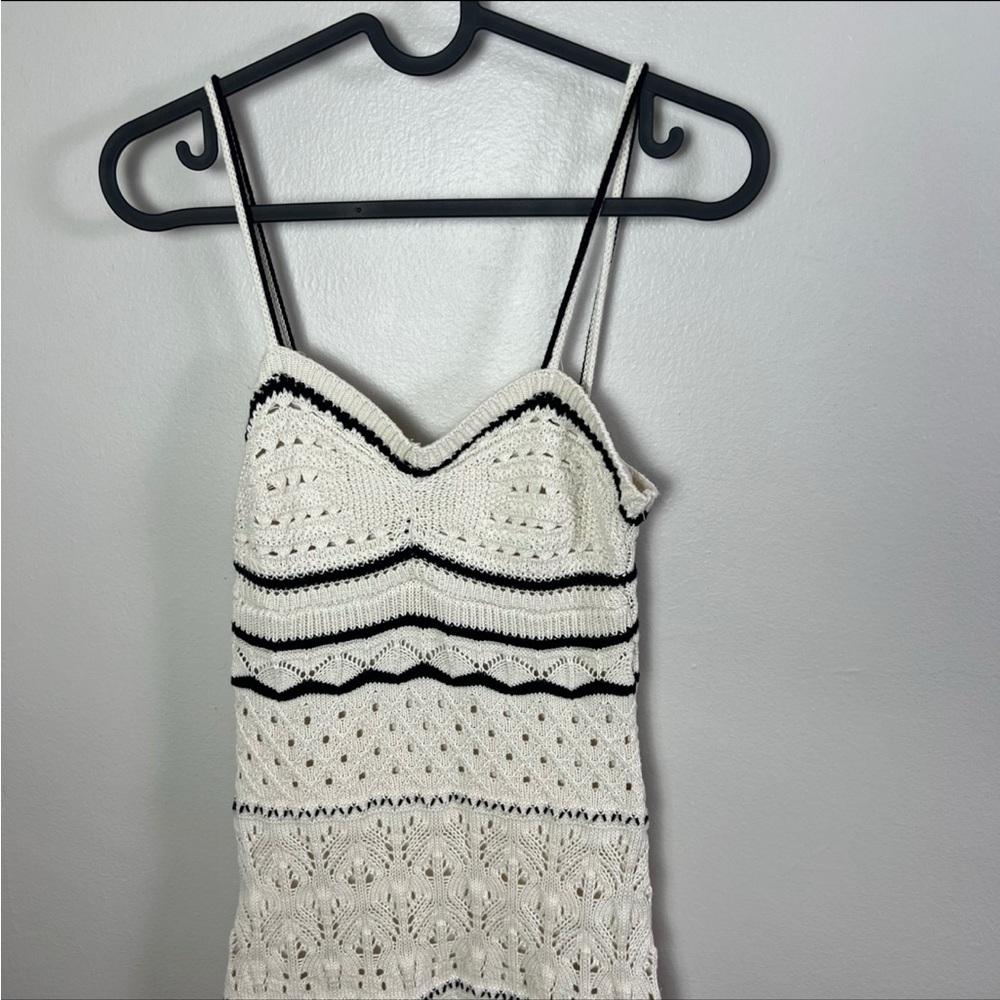 Elegant White and Black crochet dress - Picture 2 of 5